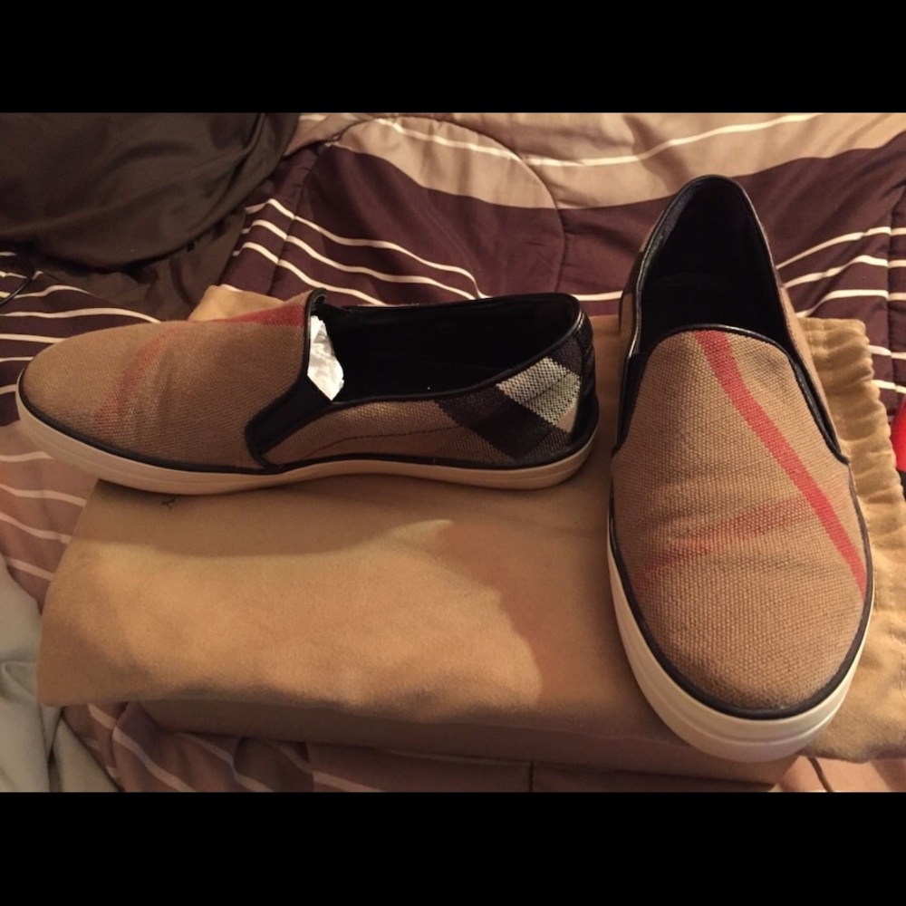 Burberry slip on shoes - Picture 3 of 8